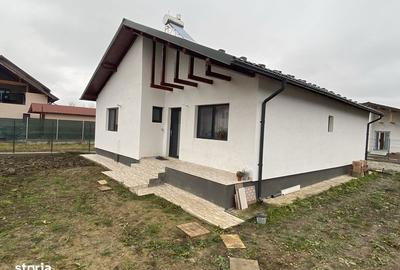 Casă cu 4 camere cu Teren 120 Mp în Central - 1