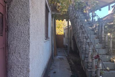 Proprietar vând casă cu grădină două apartamente, Mehala  suprafată totală 739 m - 9