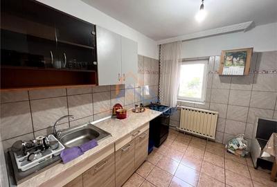 Inchiriere apartament 3 camere etaj 4 zona 13 Septembrie - Novaci Inchiriere apartament 3 camere etaj 4 zona 13 Septembrie - Novaci - 4