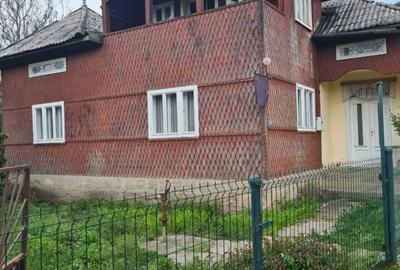 Casă cu 4 camere cu Teren 10 Mp în Moisei - 2