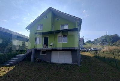 Casa 7 camere,220 mp,600mp teren,oras Beclean,2 km distanta de Figa