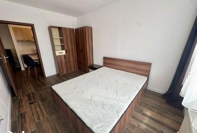 Apartament cu 3 camere semidecomandat în UTA - 7