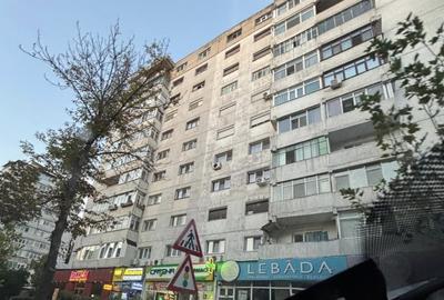 APARTAMENT DE VANZARE, 3 CAM,70 MP, ET 3 - 1