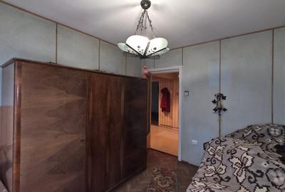 Tomis 1 - ap 3 cam, et 4/4 , gaze la usa (necesita renovare) - 15