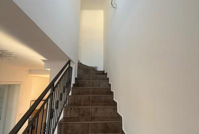 Casă cu 4 camere cu Teren 120 Mp în Central - 2