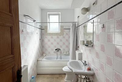 Casă cu 5 camere în Iosia