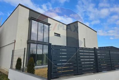 Casă cu 5 camere cu Teren 215 Mp în Cârcea - 5