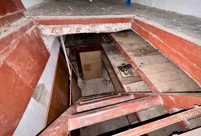 Apartament cu 3 camere decomandat în 9 Mai - 18