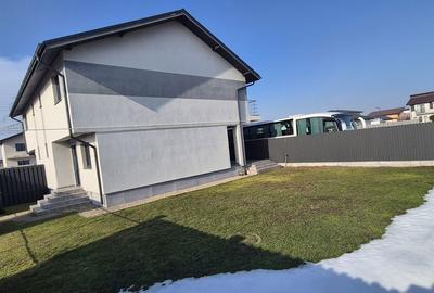 Casă cu 4 camere cu Teren 272 Mp în Clinceni - 1