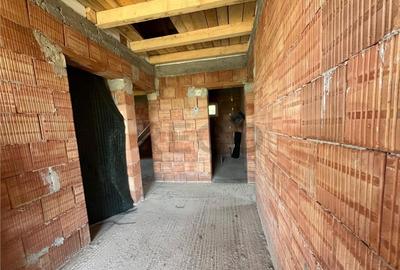 Casă cu 3 camere cu Teren 572 Mp în Gepiu - 6