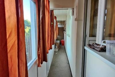 Proprietar - Apartament 3 camere decomandat si loc parcare
