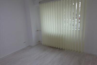 Apartament 3 camere, parter, decomandat, 82 mp - Piata Unirii Apartament 3 camere, parter, decomandat, 82 mp - Piata Unirii - 3