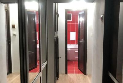 Vand apartament cu 3 camere etaj 2, decomandat, situat in Rovinari - 2