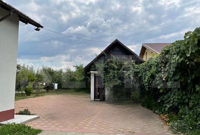 Vila cu Teren Generos si Livada La Sos. Principala Targovi? - 11