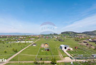Teren de 1300 mp, în Sânpetru - 3