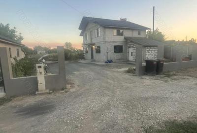 Casă cu 6 camere cu Teren 350 Mp în Corbu - 5
