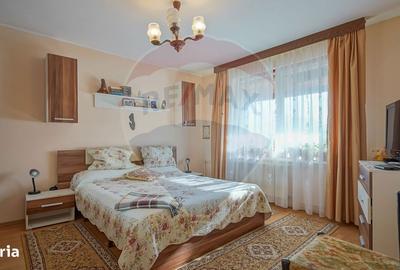 Casă cu 4 camere în Central