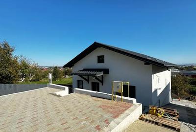 Casă cu 5 camere cu Teren 510 Mp în Măgura - 1