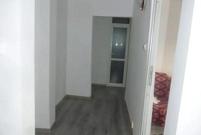 Apartament cu 4 camere decomandat în Horezu - 7