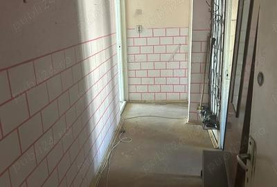 Apartament 2 camere, decomandat - 3