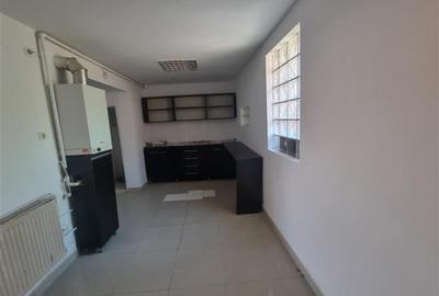 Apartament de 62 mp , parte din casa, cu intrare separata, posibil spatiu comerc - 5