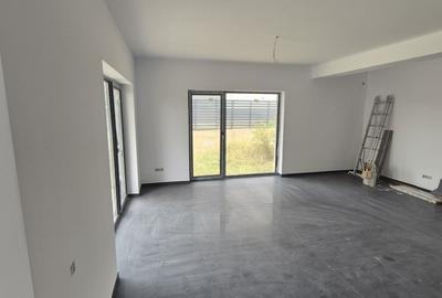 Casă cu 4 camere în Central - 3