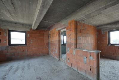 Casa cu 6 camere de vanzare -la ro?u- in Gepiu, jude?... - 2