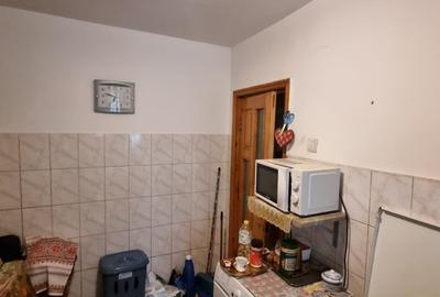 Apartament 3 camere la parter cu balcon - 4