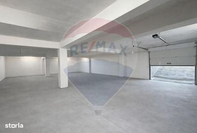 Spațiu comercial, de 170 mp, în Central - 4