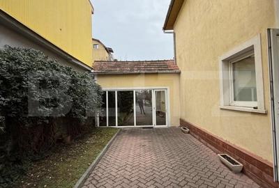 Casa de inchiriat, 10 camere, 300 mp, zona Spitalul Judetean - 12