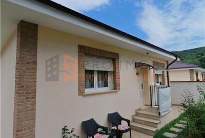 EXCLUSIVITATE! Casa noua tip parter zona Vernesti - 2