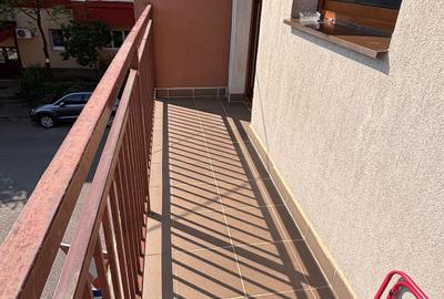 Apartament cu 2 camere decomandat în Între Lacuri