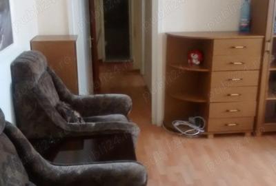 Apartament 3 camere, etaj 2 4, centrala proprie, zona centrala - langa Primarie - 2