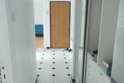 Apartament cu 3 camere decomandat în Central - 1