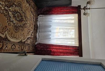 Apartament cu 3 camere semidecomandat în Gară