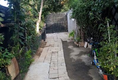 Casă cu 4 camere cu Teren 142 Mp în 23 August (Cațelul) - 2