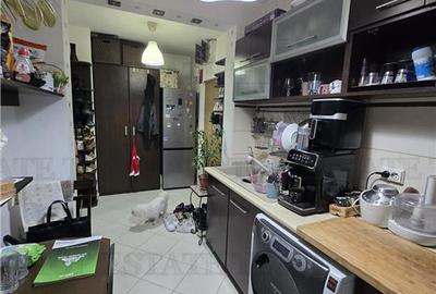 Apartament cu 3 camere semidecomandat în Drumul Taberei - 9