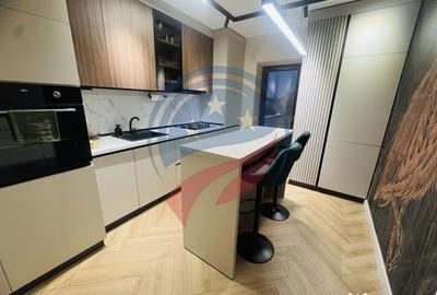Apartament cu 4 camere decomandat, mobilat în Central
