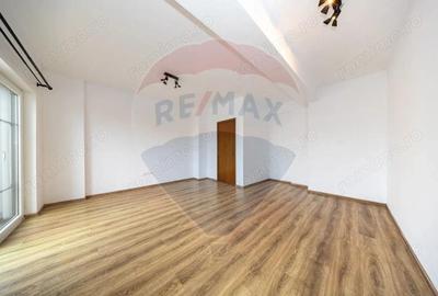 Apartament cu 2 camere decomandat, mobilat în Tractorul - 10