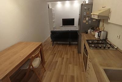 Garsonieră decomandată în Brâncoveanu