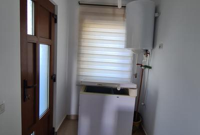 Casă cu 6 camere cu Canalizare în Adjud - 3