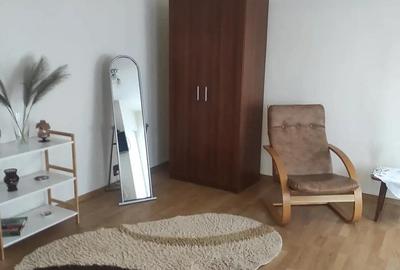 Garsoniera mobila ?i utilata etj 1 - 4