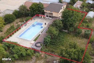 Casă cu 6 camere cu Teren 2000 Mp în Central - 8