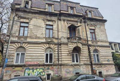 Vila interbelica de vanzare, ultracentrala oportun... - 2