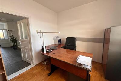 Casă cu 7 camere cu Teren 820 Mp în Central - 40