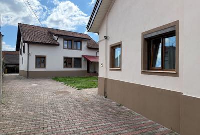 Apartament cu 3 camere decomandat în Central - 1