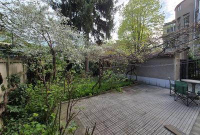 Casă cu 8 camere cu Garaj în Iancului - 2