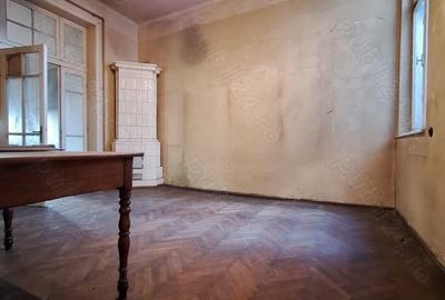 Casă cu 3 camere cu Teren 58 Mp în Gara de Nord