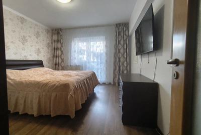 Vand apartament cu 3 camere Strada Privightorii - 2