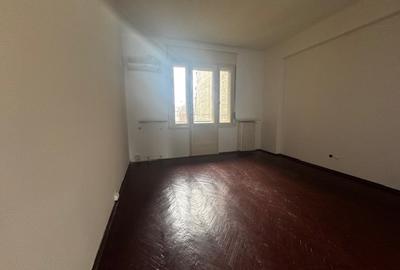 Apartament cu 3 camere semidecomandat în Magheru - 10